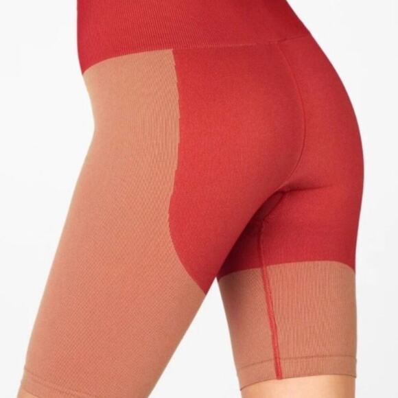 Fabletics Pants - Fabletics Size Medium High-Waisted Seamless Block Short Haute Red/Maplewood